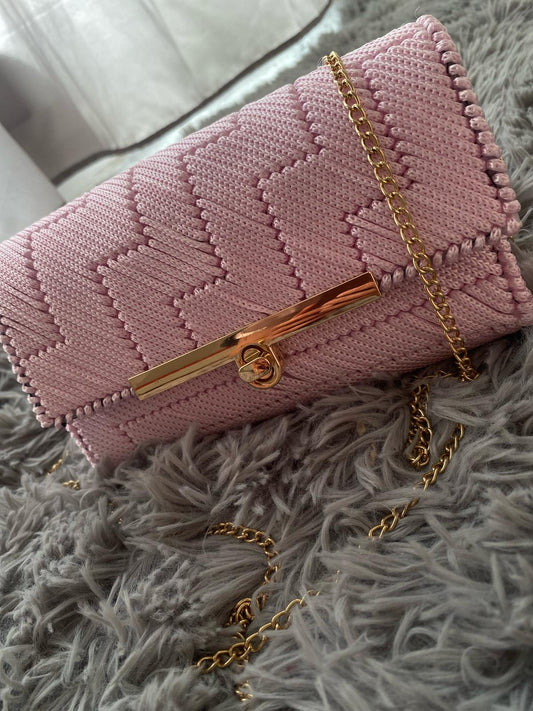 Sac à Main Tissé à la Main – Rose Poudré Élégant avec Chaîne Dorée
