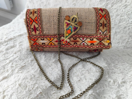 Sac Kabyle Traditionnel – Tissage & Broderie Berbère